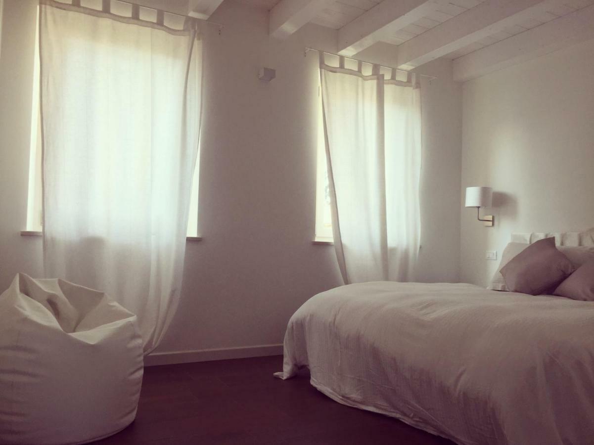 Sweet Corner Hotel Castelnuovo del Garda Exterior photo